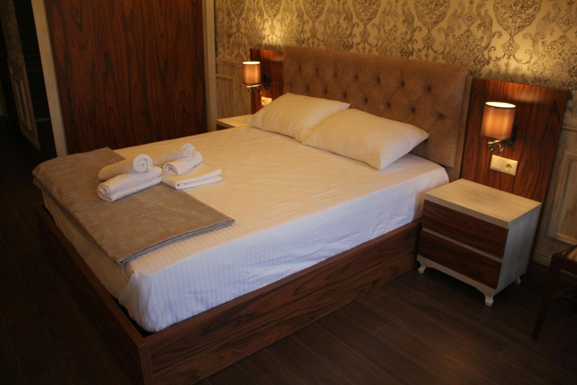 Melini Boutique Hotel Батумі Екстер'єр фото