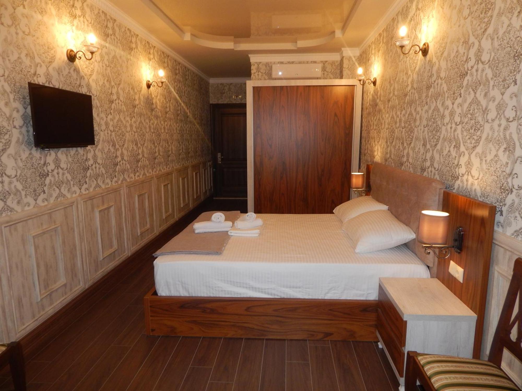 Melini Boutique Hotel Батумі Екстер'єр фото